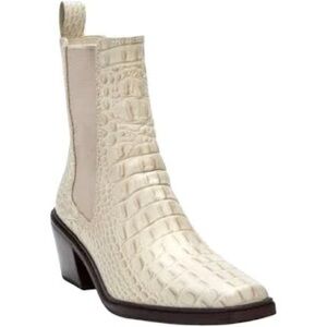 Matisse Boots sz 7.5 Ivory Croc-Embossed Chelsea Bootie